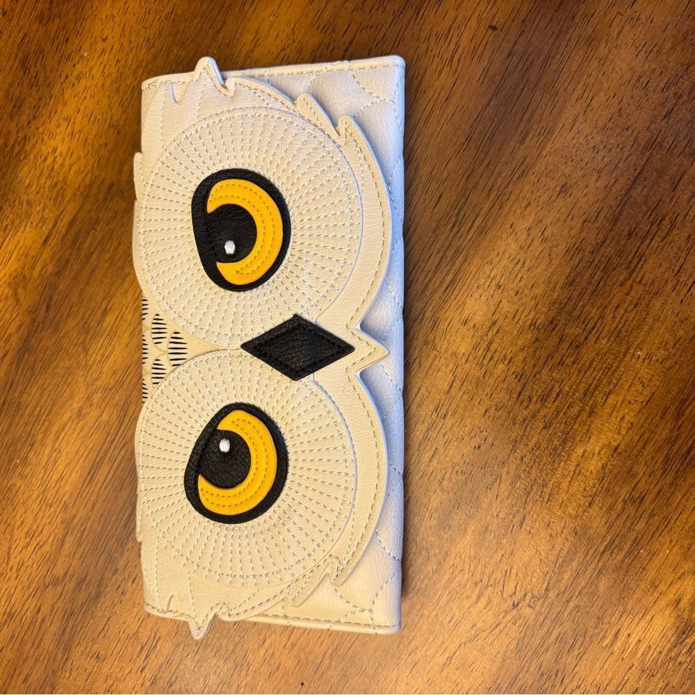 Harry Potter Owl Design White Wallet by loungefly